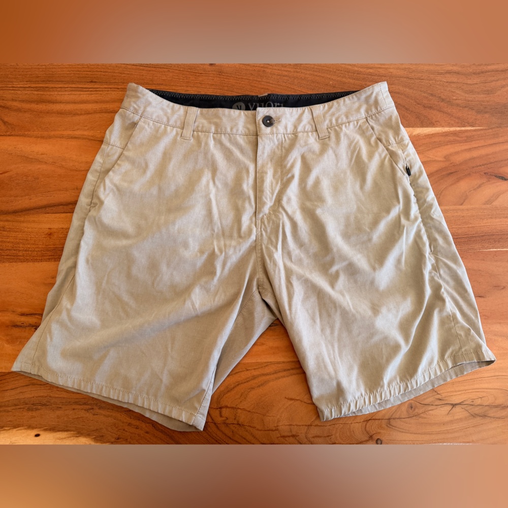 Vuori Beige Shorts Men’s 32